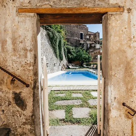 Relais Pensión 4*