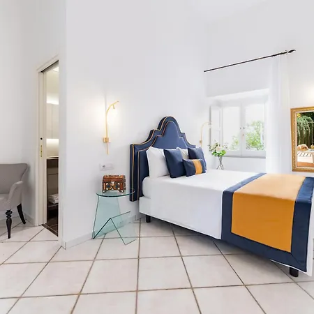 Relais Pensión 4*
