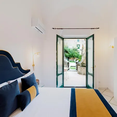Relais Pensión 4*